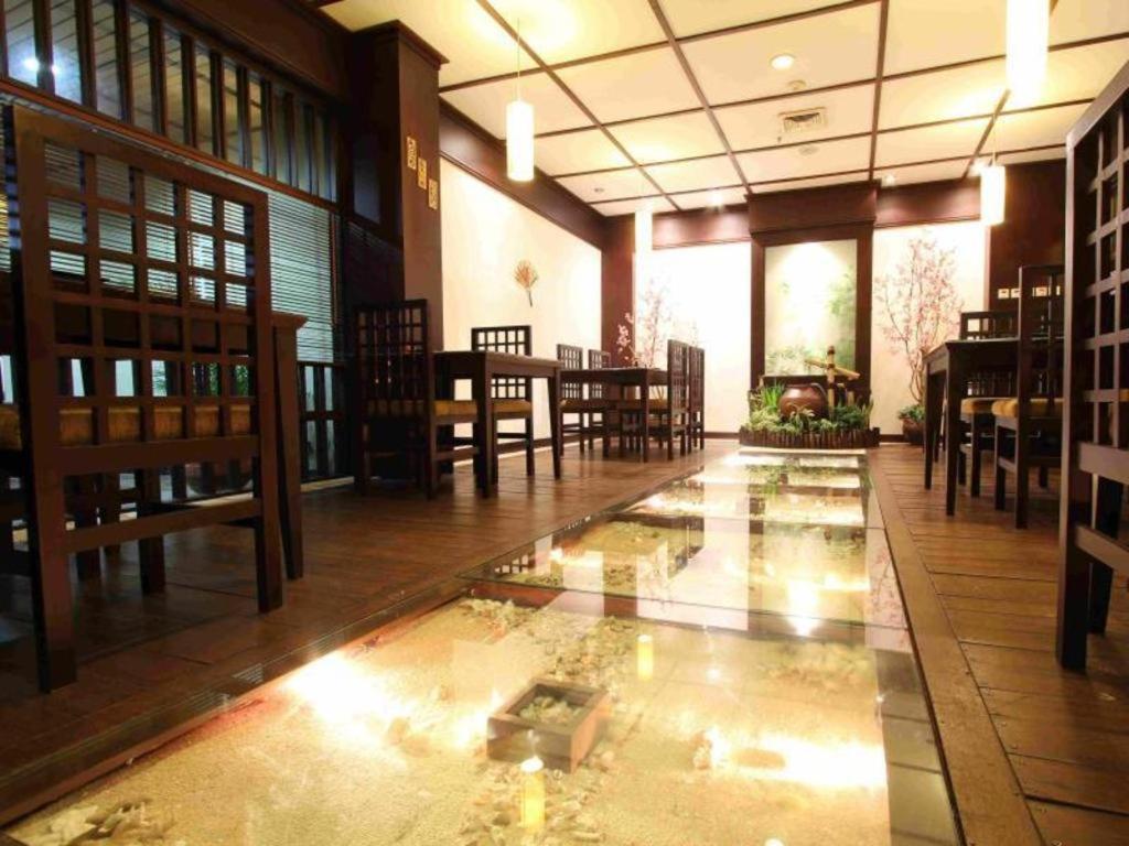 Regent'S Park Hotel Malang Exterior photo